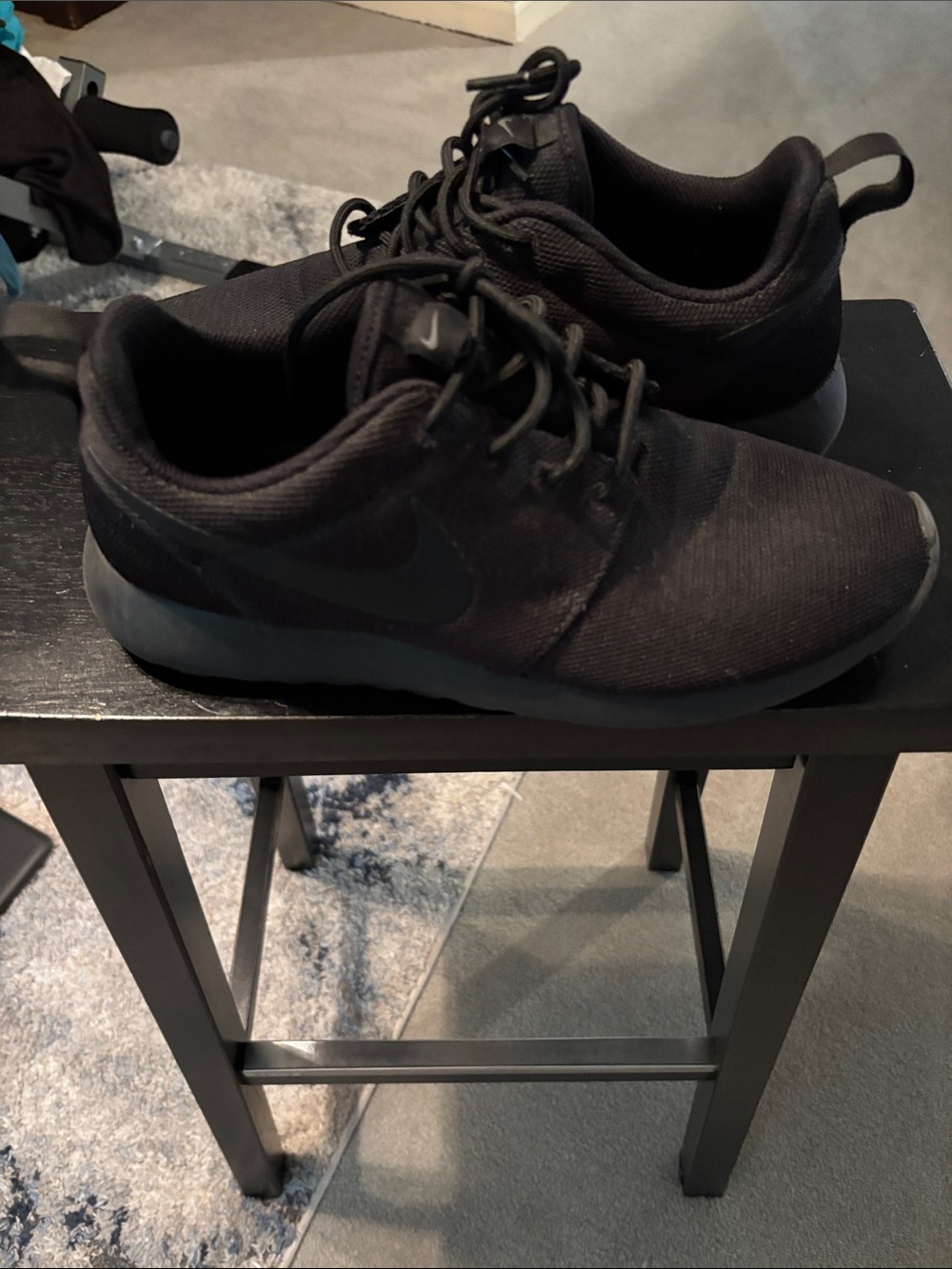 Nike Roshe - Lightweight Athletic Sneakers